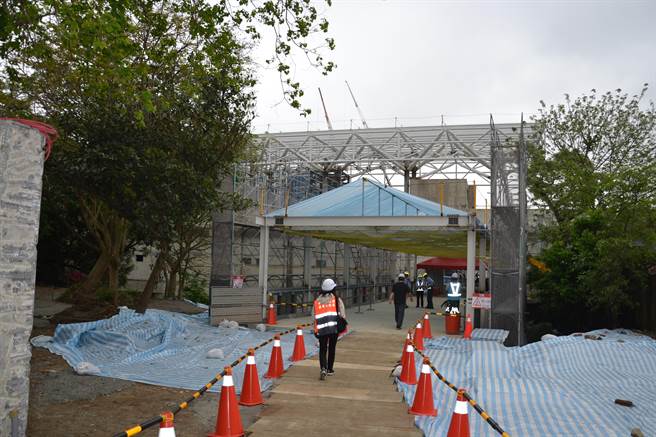 新北市长侯友宜今视察时表示，莺歌路廊衔接后，将带给大眾不同的观光品质，2023年台湾设计展也在三莺展出，届时市民的荣耀光荣感皆会提升。（蔡雯如摄）