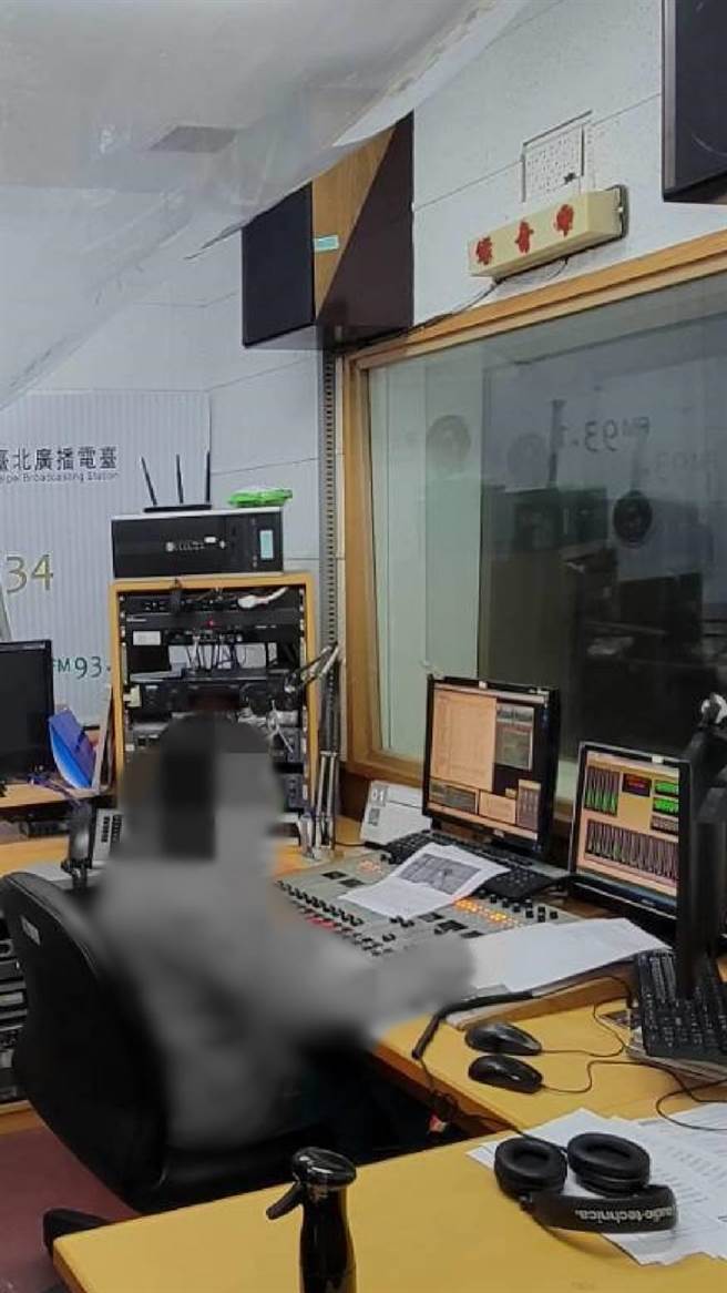 台北广播电台播音室漏水情况严重，台长遭爆料不处理漏水，却先装潢自己的办公室。（台北市议员吴世正研究室提供／张立勋台北传真）