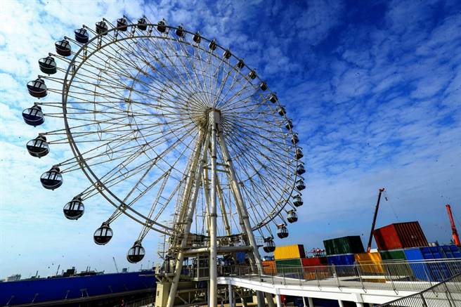 因个案23528于27日曾到三井outlet购物，引起附近店家的紧张。（陈世宗摄）