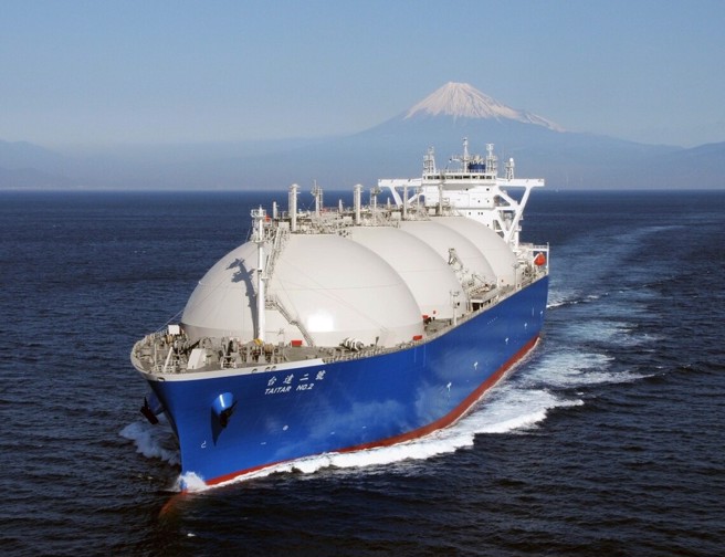 中油宣布4月份电业用户天然气价调涨10％，这是10个月内第9次，台电发电成本越来越沉重。(图／中油提供)