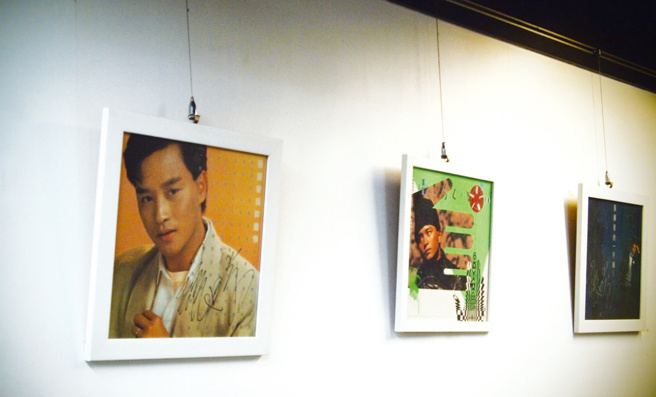 星光大道的報亭式商店販售著與張國榮有關的紀念品。(圖/尖端出版社提供)