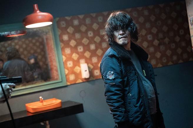 李铭忠为新片扮丑穿上假肚腩，连傅孟柏都受骗。（威视提供）