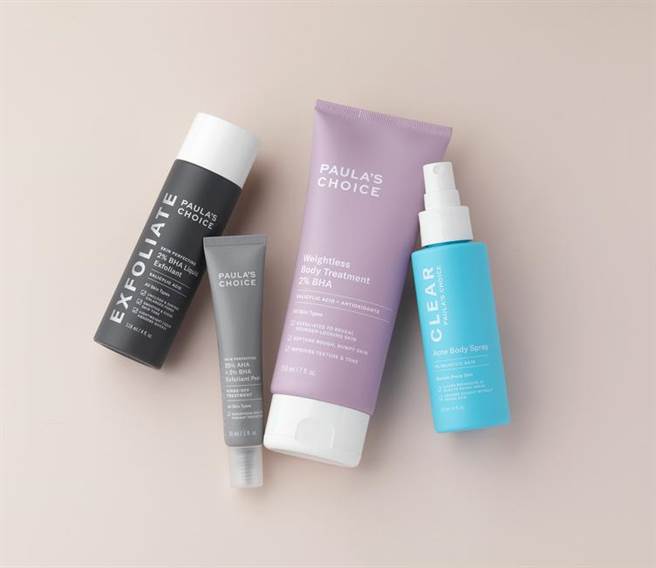 寶拉珍選「2％水楊酸」系列四大明星商品， 2％水楊酸精華液（左1），25％果酸＋2％水楊酸煥膚面膜（左2），2％水楊酸身體乳（右2），淨無痘2％水楊酸美體噴露（右1）。（寶拉珍選提供）
