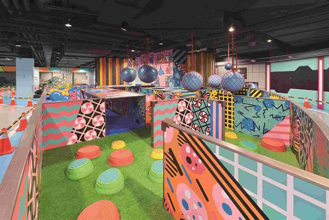 「煙波大飯店新竹湖濱館」擁有全台最大的「卡樂次元」室內兒童樂園，五大主題設施好玩又好拍。(圖片由Booking.com提供)。