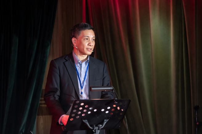 东友科技董事长黄育仁出席发表会上台致词。（东友科技提供）