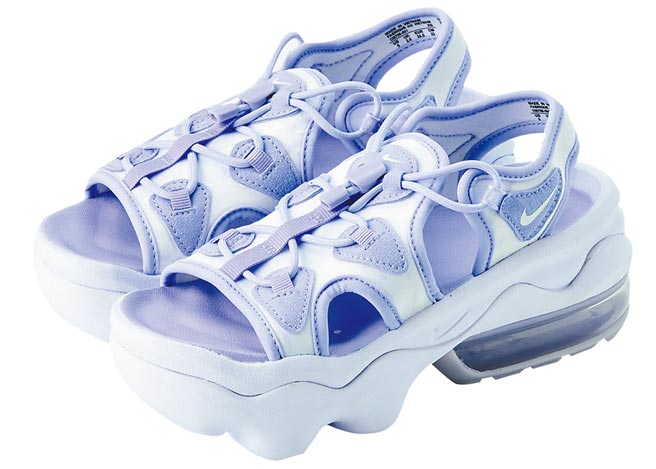 京站即日起至4月5日推出NIKE AIR MAX KOKO SANDAL粉紫大气垫凉鞋，原价3100元，特价1890元。（京站提供）