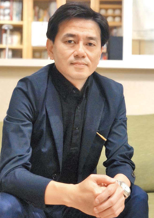 中职「准第6队」台钢雄鹰队预计这2天就会赴联盟递交经营计划书，昨天先宣布总经理暨领队人选，由中职宣推部主任刘东洋（如图）出任。（台钢雄鹰提供）