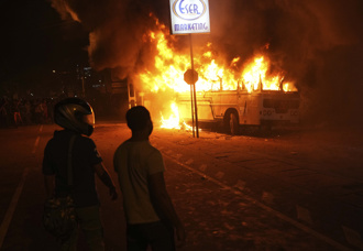 斯里蘭卡限電「一天停13小時」 慘陷經濟危機人民怒上街放火
