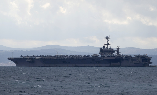 為了因應俄羅斯侵略烏克蘭，美國海軍「杜魯門」號（USS Harry S. Truman，CVN 75，見圖）航母打擊群將持續部署地中海。（美聯社）