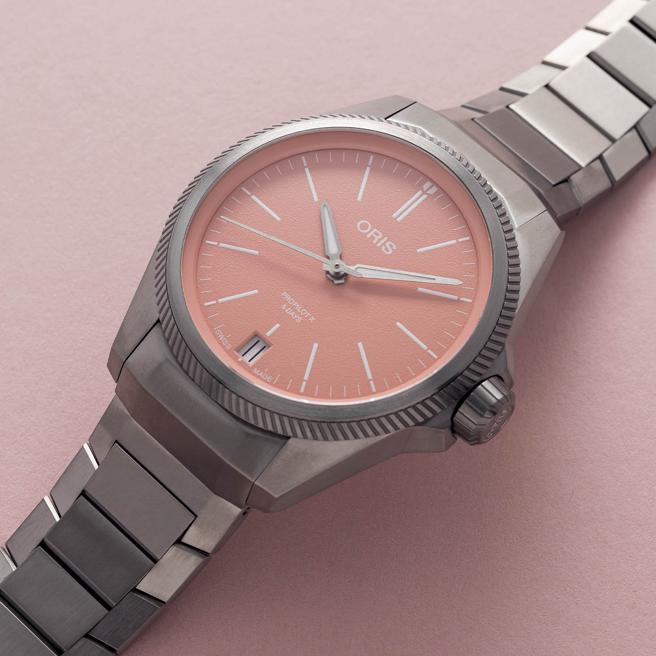 ORIS发表搭载全新机芯的ProPilot X Calibre 400机芯腕表，表壳为钛合金，更加轻盈时尚。（ORIS提供）