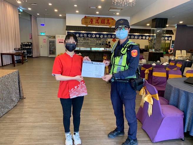 警方为保护民眾行的安全，将持续精进取缔与防范措施，除了强力取缔酒驾外，同时结合邻里活动加强交通安全宣导。（民眾提供／卢金足台中传真）