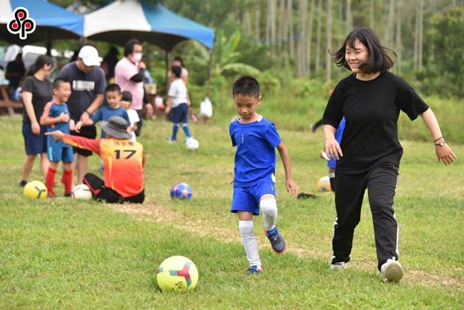 教育部今(1)日表示，將投入新台幣2.28億元補貼學生就學貸款利息，預計至少有39.6萬名在學學生受惠。(示意圖／本報資料照)