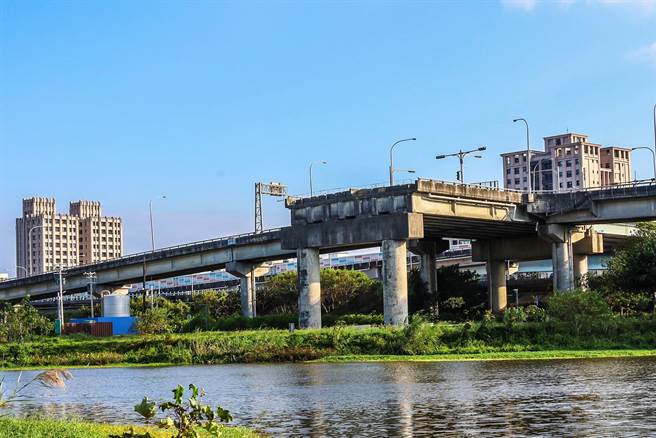 新竹县台1线替代道路一期工程将跨头前溪，先衔接新竹市武陵路台68「断头桥」。（罗浚滨摄）