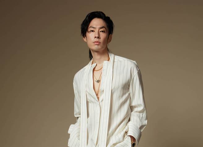 吴建豪圆梦签约美国维京唱片。（环球音乐提供）