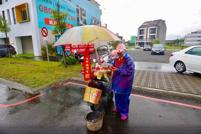 镇澜宫请信眾于大甲妈祖神轿经过路线，「定点」等待避免人流移动！（大甲镇澜宫提供）
