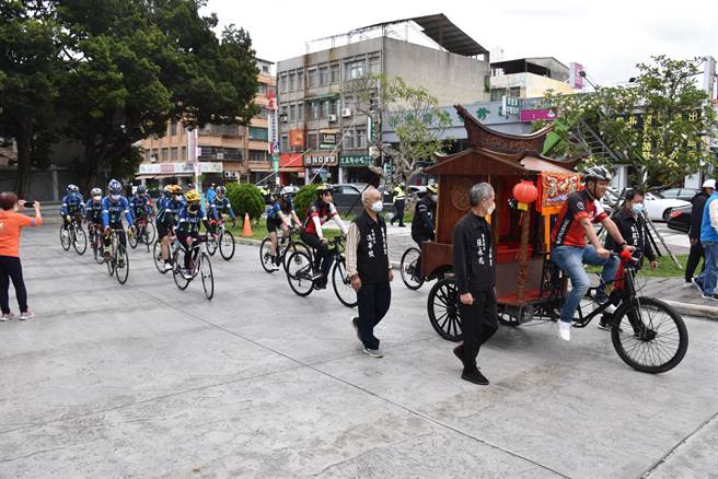 苗栗市公所舉辦北港朝天宮鐵馬進香團，要募集500人同行。（謝明俊攝）