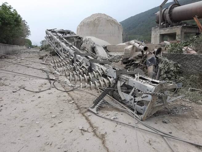 東南水泥承包商工安意外，釀高鐵左營站停電。（圖／台電提供）