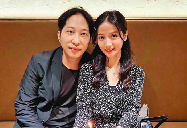 胡亦嘉與妻子莊郁琳。（圖／胡亦嘉IG）