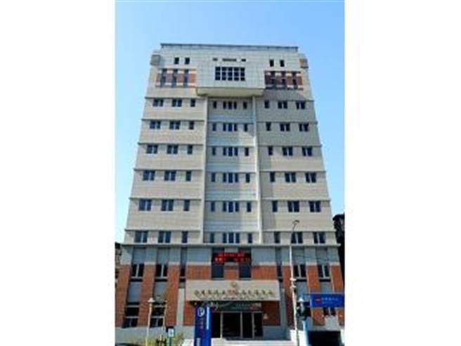 北市天母晚間發生男子朝騎士潑灑不明液體。（本報資料照片）