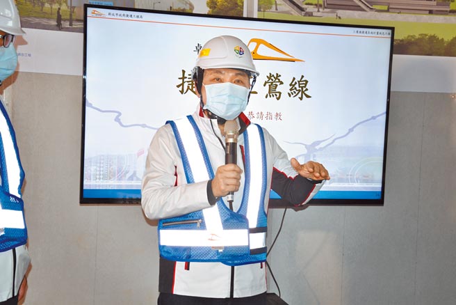 新北市長侯友宜昨日表示，目前要做到「完全清零」已是不可能的狀況，未來不僅要提高疫苗施打率，也需準備規畫打第四劑。（蔡雯如攝）