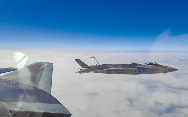 中國殲-20戰機。（新華社）