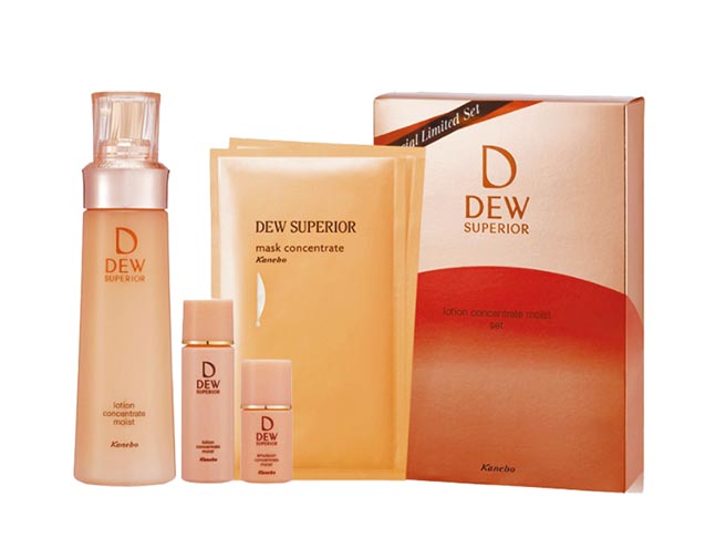 Global Mall新北中和店推荐佳丽宝的DEW SUPERIOR润活精纯组，原价4750元，优惠价2340元。（Global Mall提供）