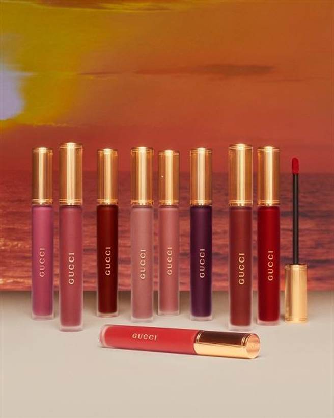 古驰倾色云雾唇釉形象照。（古驰提供）