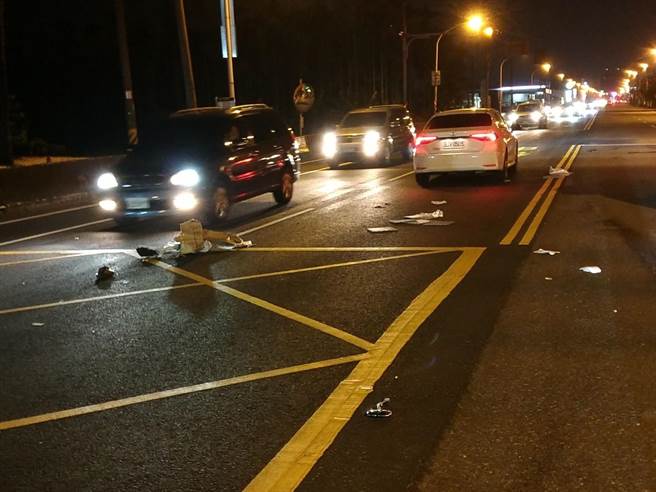 屏東東港鎮1日晚間發生死亡車禍，母子雙載回家遇死劫。（警方提供／謝佳潾屏東傳真）
