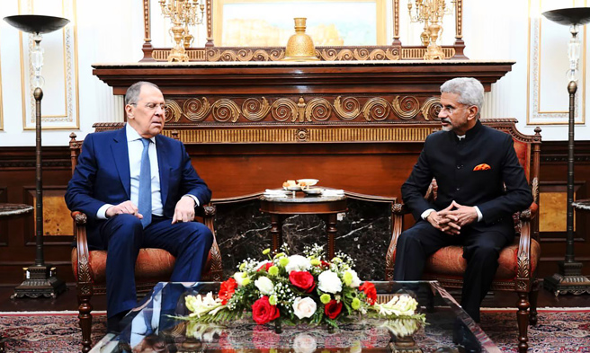 俄外长拉夫罗夫（Sergei Lavrov）与印外长苏杰生（Subrahmanyam Jaishankar）会面（图/美联社）