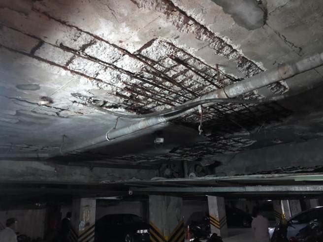 新北海砂屋自治条例上路 钉子户可强拆。（新北市工务局提供）