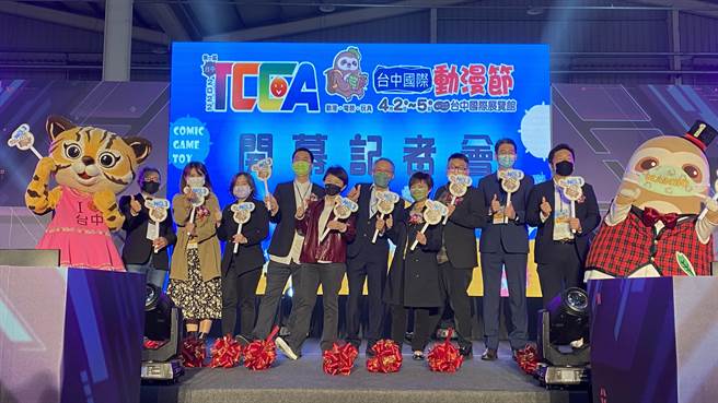 首届台中国际动漫节登场，50家业者拚场推好康，会场挤满动漫迷。（陈淑芬摄）