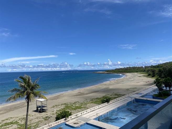 台东杉原湾是民眾热爱的戏水景点，因应夏季来临，台东县府即日起启动海域安全巡逻团队。（蔡旻妤摄）