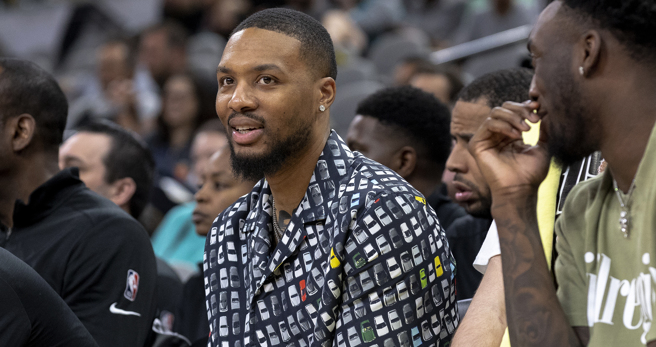 马刺大胜拓荒者(美联社)