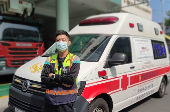 彰化縣消防救護員楊志員8天救了3位急性心肌梗塞病患。（彰化縣消防局提供／吳敏菁彰化傳真）