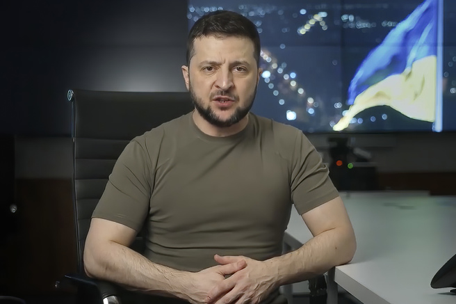 针对俄罗斯指控乌克兰攻击燃料库，泽伦斯基拒绝正面回应。（图／美联社）