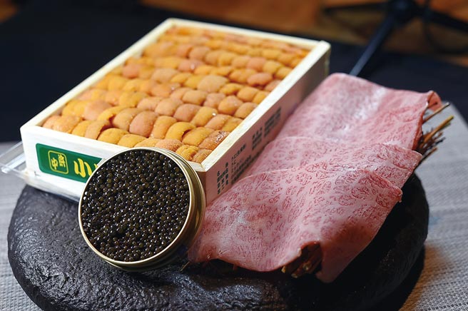 逸品料理所用食材包括大分和牛「羽下」部位、北海小川赤海胆，以及鱼子酱。图／姚舜
