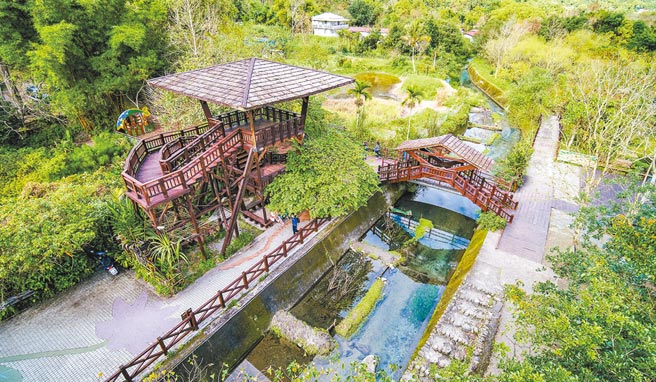 马太鞍园区注重生态保育，步道、凉亭都採用木造工法。