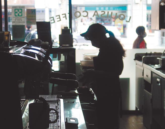 303大停电，台电惩处3位值班失职人员遭记「一大过两小过」，基层不满情绪爆发，频频在群组开炮，痛批这样打击员工「太离谱了」。（本报资料照片）