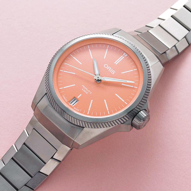ORIS發表搭載全新機芯的ProPilot X Calibre 400機芯腕表，表殼為鈦合金，更加輕盈時尚。（ORIS提供）