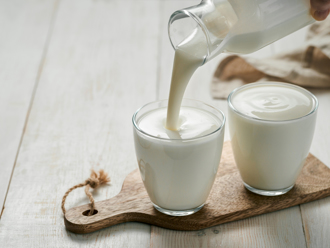 補鈣不一定非要喝牛奶  醫列4飲品：這款鈣更高