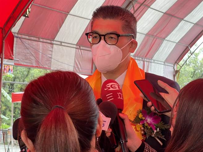 國民黨副主席連勝文3日到桃園市蘆竹區黃帝雷藏寺，擔任軒轅黃帝拜祖大典主拜官。（陳夢茹攝）