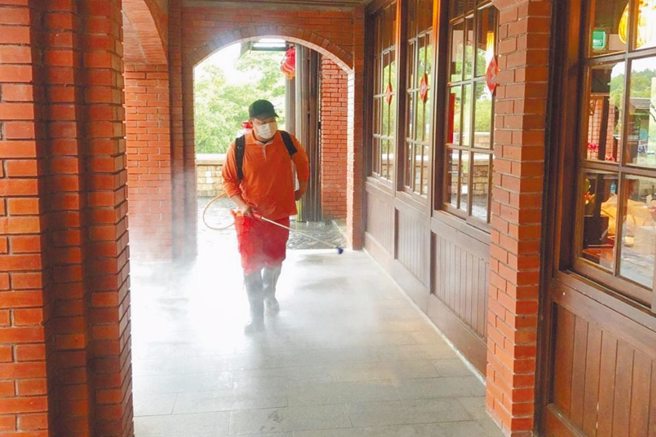 宜兰县府日前展开全面清消作业。（宜兰县政府提供／李忠一宜兰传真）