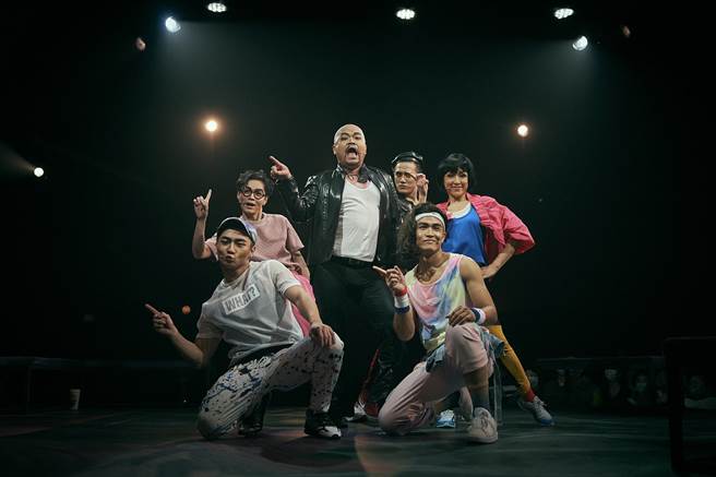 《仲夏夜汁夢》由趙啟運擔任編劇，作曲為柯智豪，編舞為蘇威嘉。（陳又維攝，台南人劇團提供）