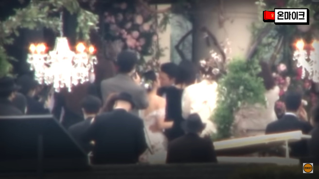 婚禮現場，玄彬深吻孫藝真。(翻攝自YouTube頻道온마이크)