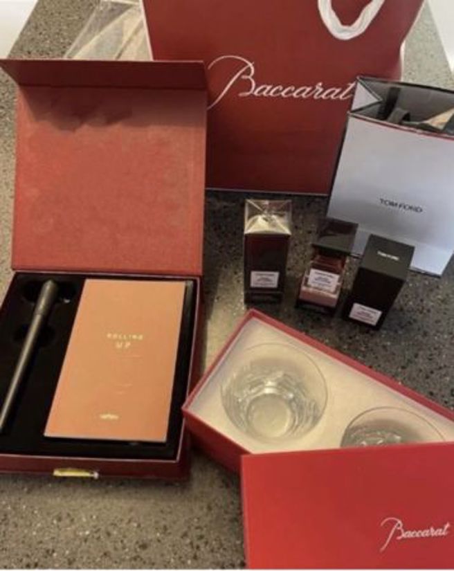 孫藝真、玄彬辦世紀婚禮，連賓客禮都非常豪華。(翻攝自IG)