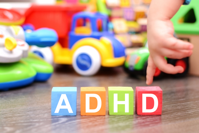 自閉症（ASD）與注意力不足過動症（ADHD）是特教生中人數最多的兩大類，因疾病性質不同，引導方式也大相逕庭。(示意圖／shutterstock)