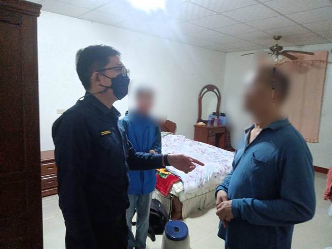 龜山警方考量該家庭的狀況，親自護送林男返回新竹家中。（龜山警分局提供／陳夢茹桃園傳真）