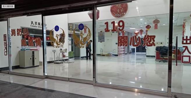 花莲慈济医院急诊室迄今已有5名医护及3名精神科患者相继确诊，不过今晚却传出医院对面的花莲县消防局自强分队有消防队员确诊。（民眾提供／罗亦晽花莲传真）