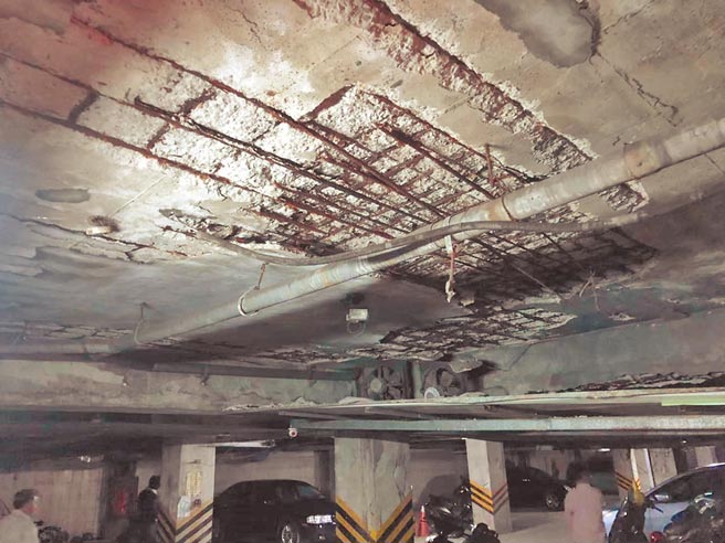 新北海砂屋自治條例上路，對於少數影響安全的釘子戶，依法可以強拆。（新北市工務局提供）