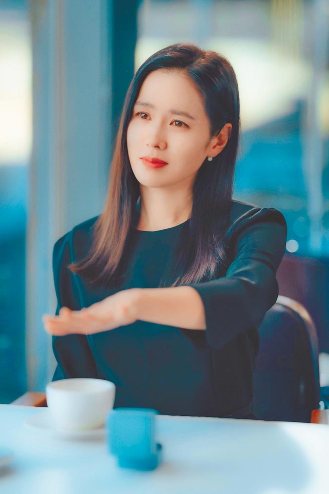 孙艺真戏里戏外都升格人妻。（Netflix提供）